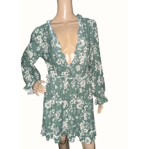 Birch and Stone Dresses & Skirts - ❤️Birch and Stone Green Floral Ruffle Mini Dress Size G